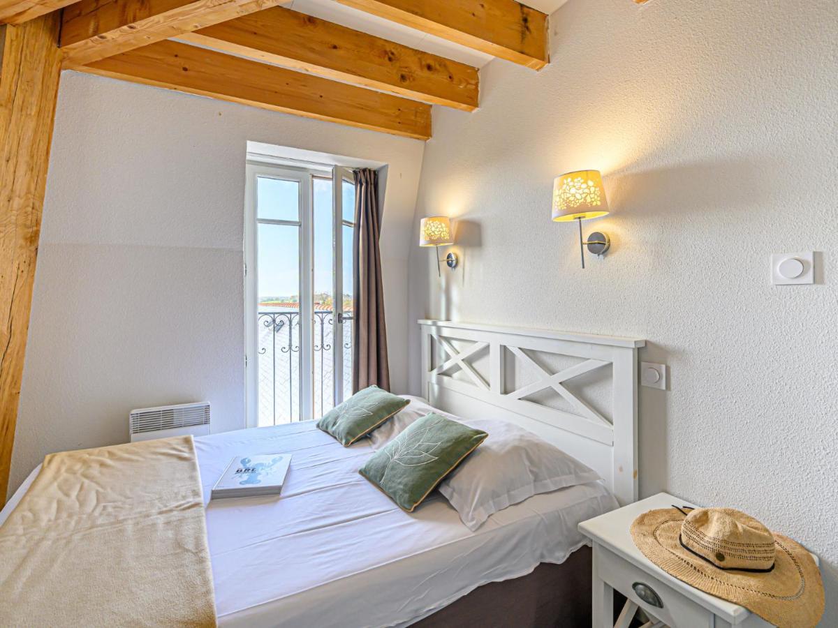 Apartment Le Chateau De Kergonano-13 By Interhome Baden Exterior foto