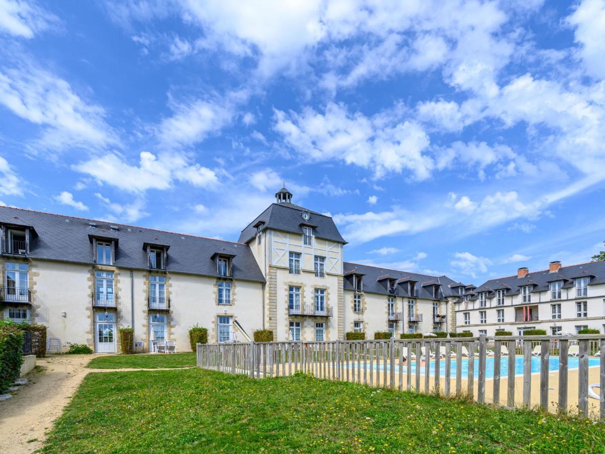 Apartment Le Chateau De Kergonano-13 By Interhome Baden Exterior foto